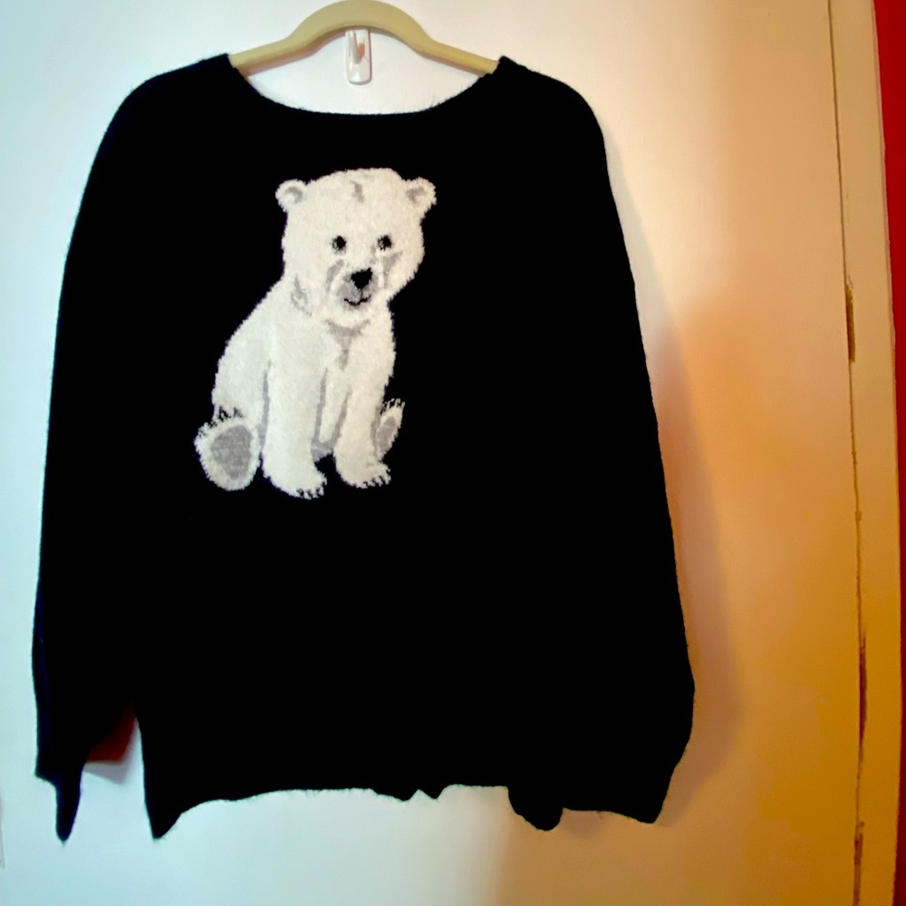 Gap women’s baby polar bear sweater, size medium